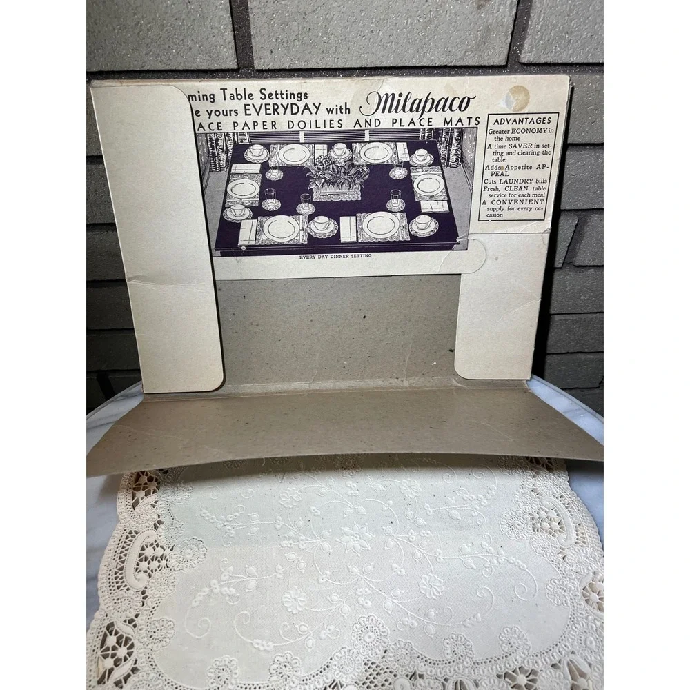 Vintage Milapaco Lace Paper Placemats 100 Count Cream Floral Die Cut 10.5x14.75